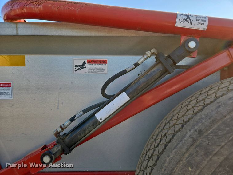 image for item EC0939 H&S S2117 manure spreader