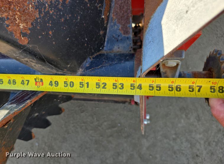 image for item EC0939 H&S S2117 manure spreader