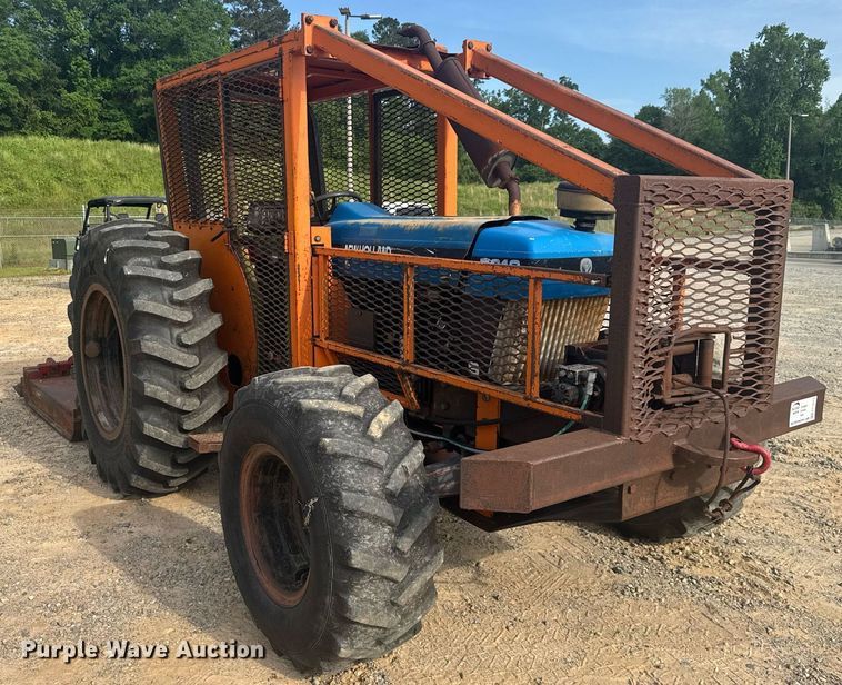 image for item EC3573 2001 New Holland 7610 tractor