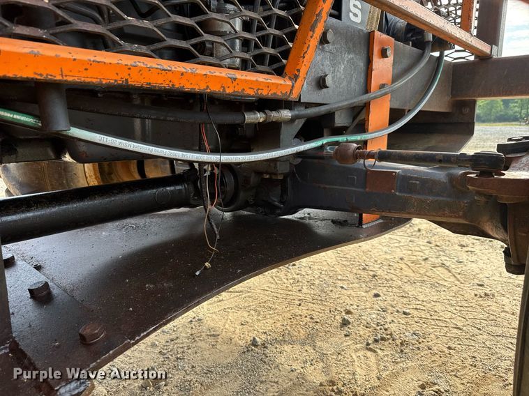 image for item EC3573 2001 New Holland 7610 tractor