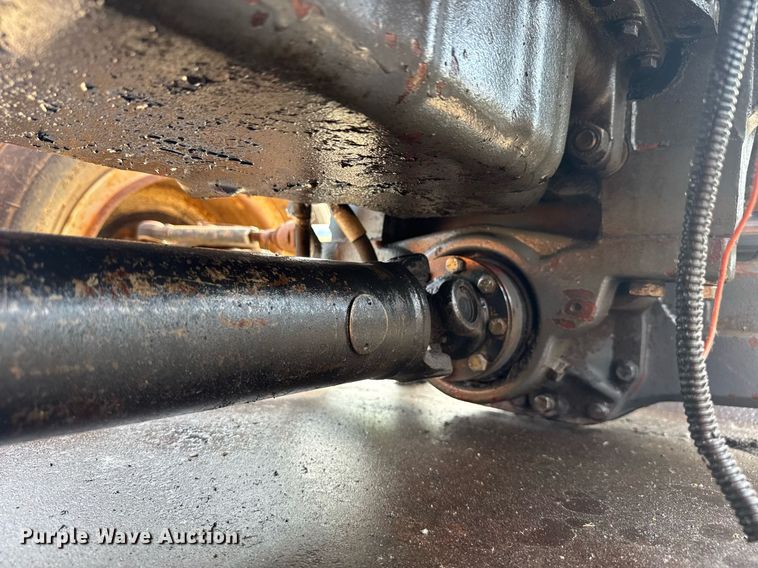 image for item EC3573 2001 New Holland 7610 tractor