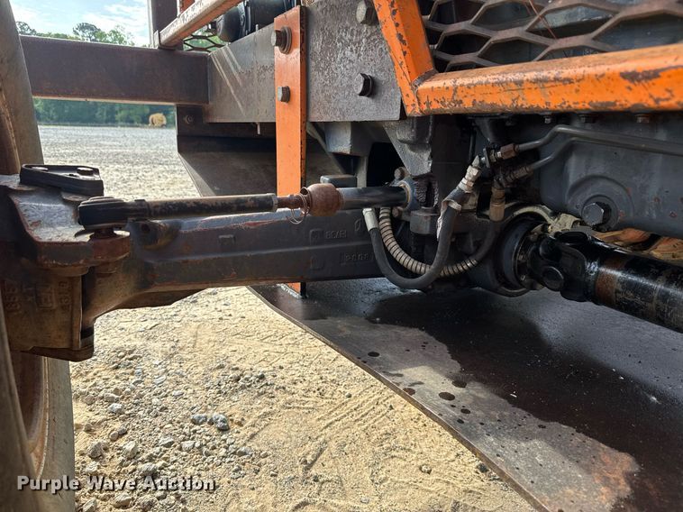 image for item EC3573 2001 New Holland 7610 tractor