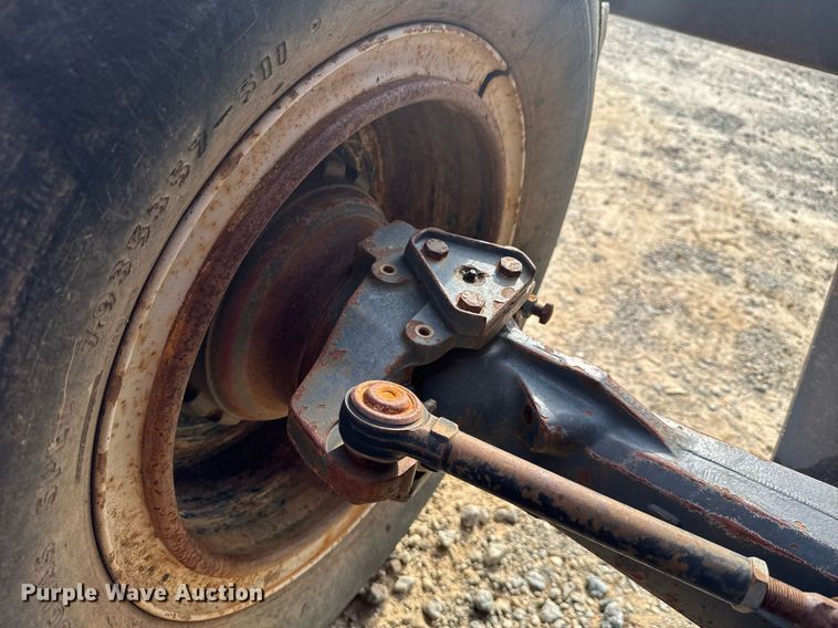 image for item EC3573 2001 New Holland 7610 tractor