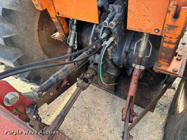 image for item EC3573 2001 New Holland 7610 tractor