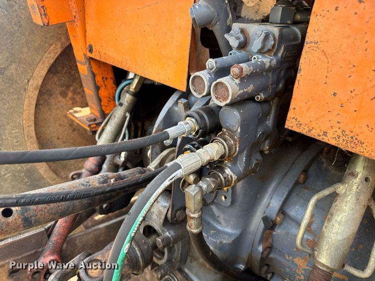 image for item EC3573 2001 New Holland 7610 tractor