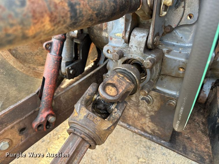 image for item EC3573 2001 New Holland 7610 tractor