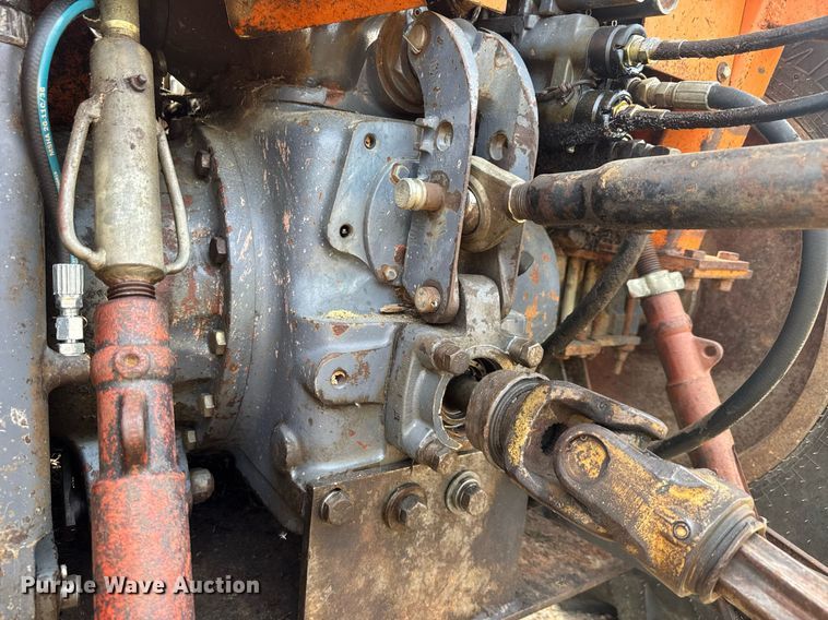 image for item EC3573 2001 New Holland 7610 tractor