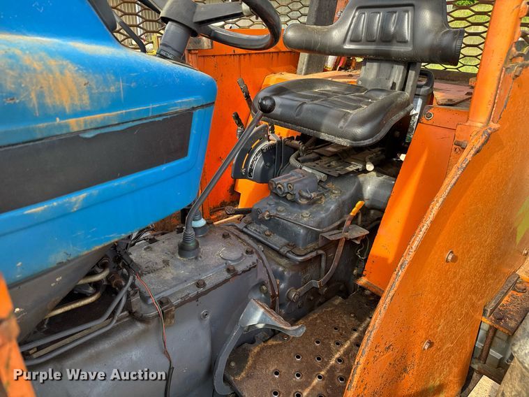 image for item EC3573 2001 New Holland 7610 tractor
