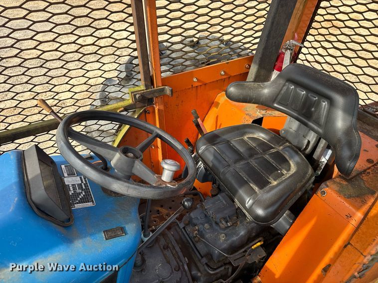 image for item EC3573 2001 New Holland 7610 tractor