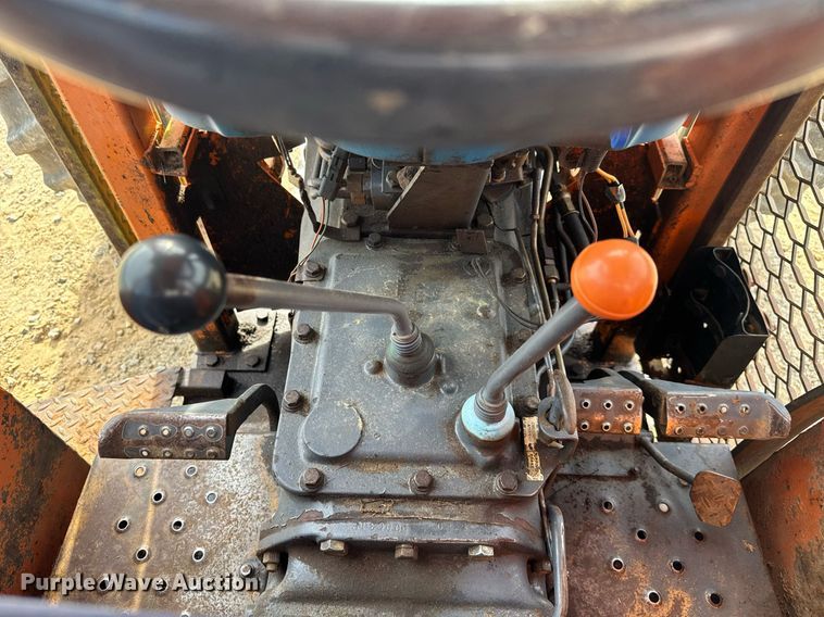 image for item EC3573 2001 New Holland 7610 tractor