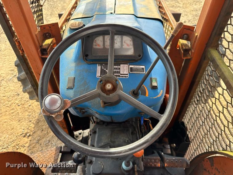 image for item EC3573 2001 New Holland 7610 tractor