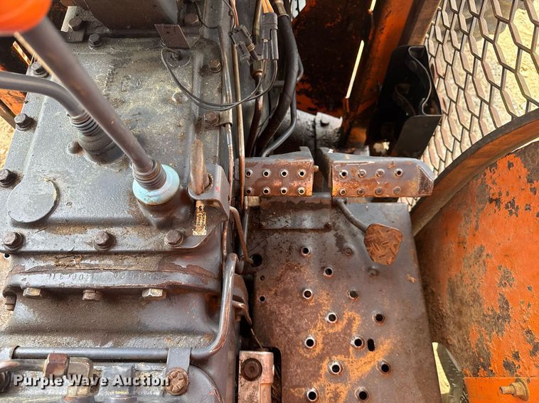 image for item EC3573 2001 New Holland 7610 tractor