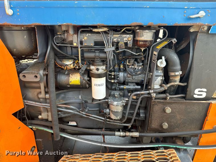 image for item EC3573 2001 New Holland 7610 tractor