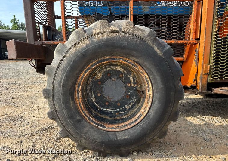 image for item EC3573 2001 New Holland 7610 tractor