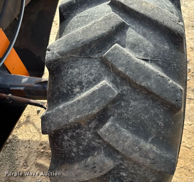 image for item EC3573 2001 New Holland 7610 tractor