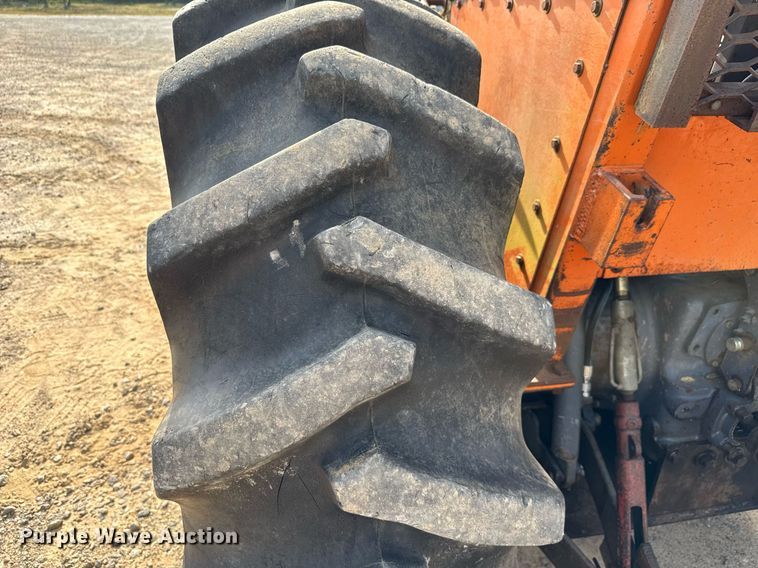 image for item EC3573 2001 New Holland 7610 tractor