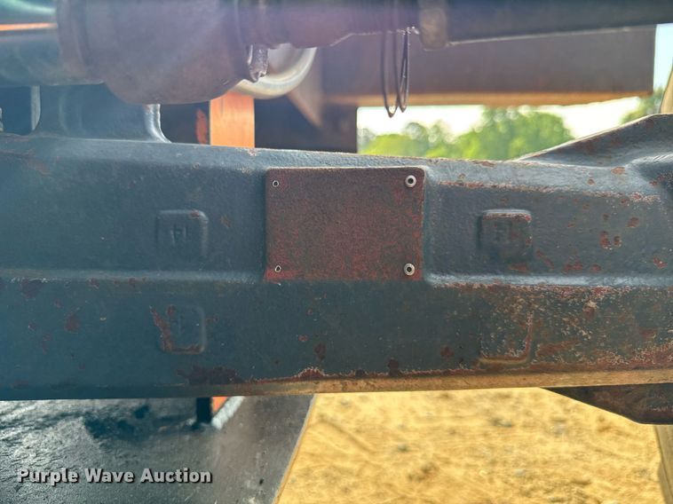 image for item EC3573 2001 New Holland 7610 tractor