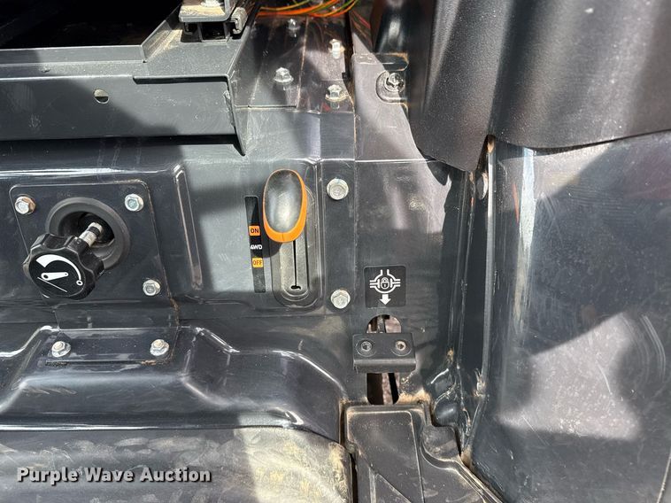 image for item EG5774 2021 Yanmar YT235 MFWD tractor