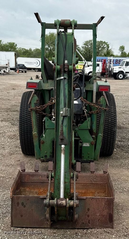 image for item EG5782 John Deere 870 tractor