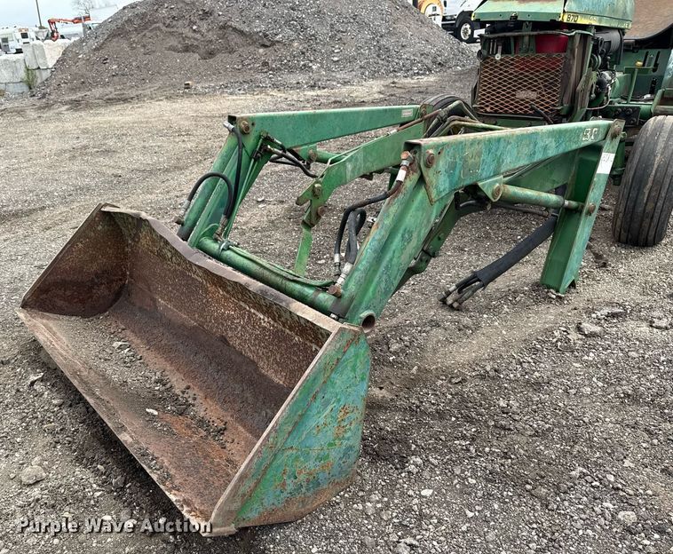 image for item EG5782 John Deere 870 tractor