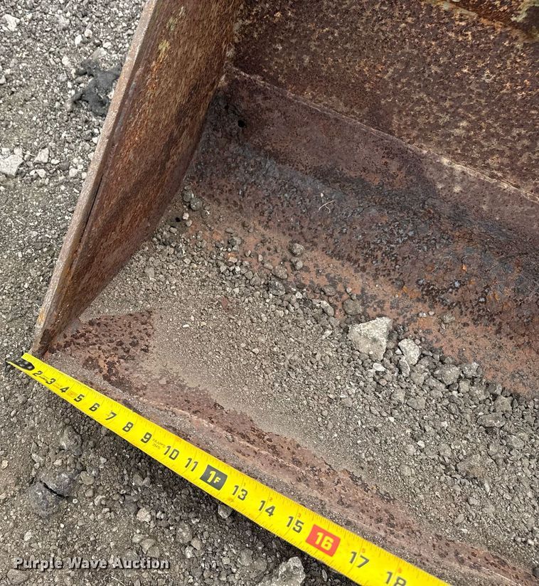 image for item EG5782 John Deere 870 tractor