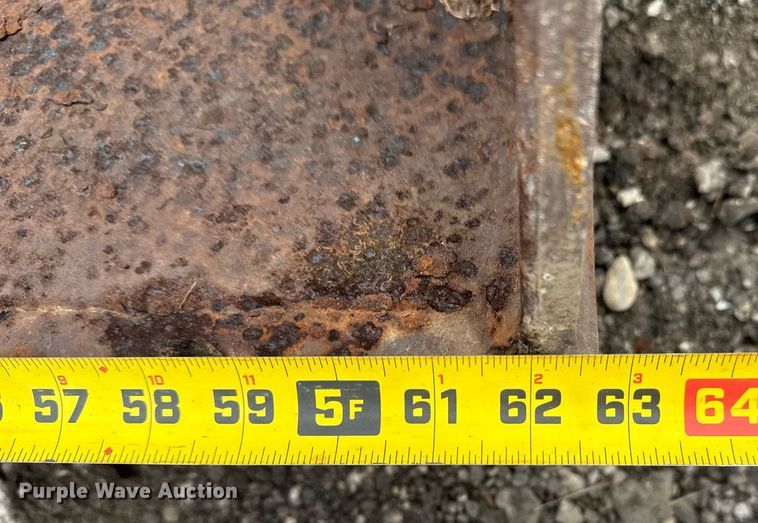 image for item EG5782 John Deere 870 tractor