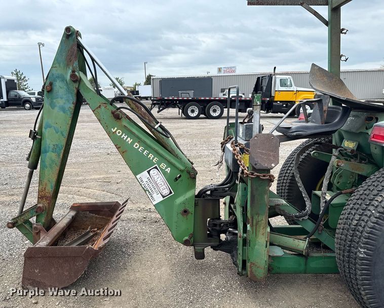 image for item EG5782 John Deere 870 tractor