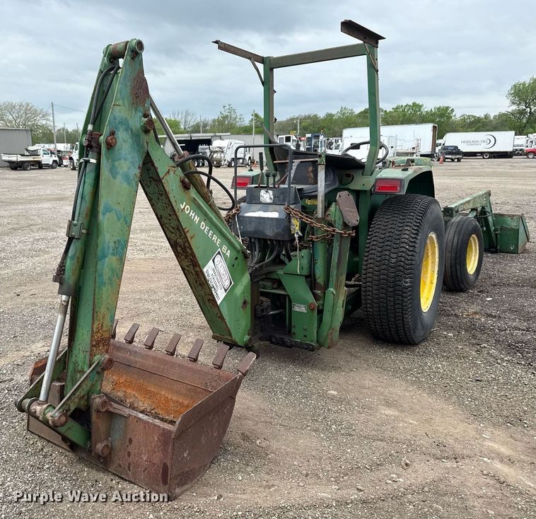 image for item EG5782 John Deere 870 tractor