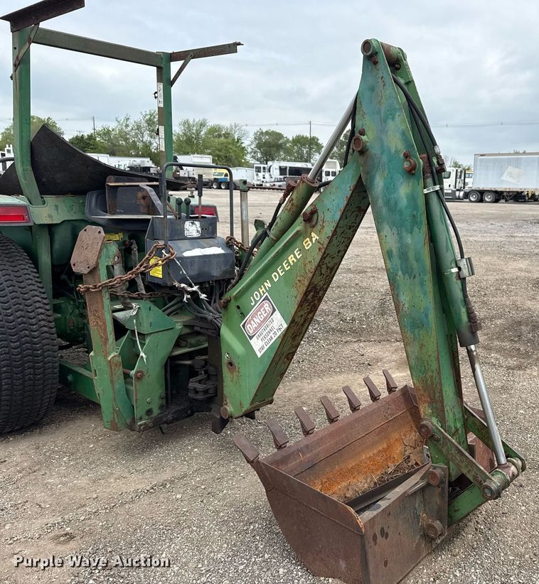 image for item EG5782 John Deere 870 tractor