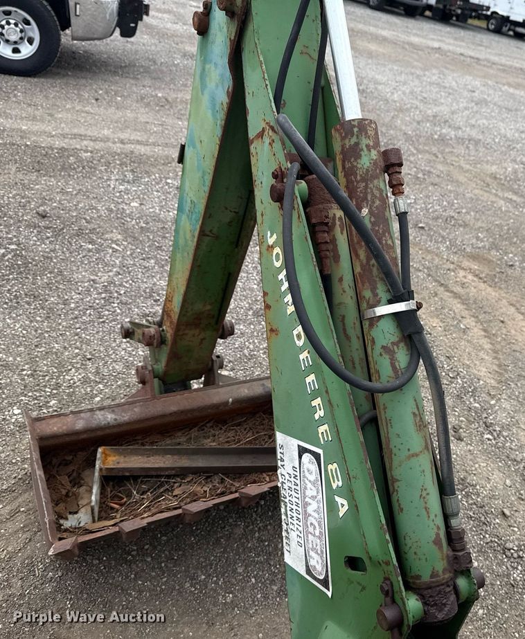 image for item EG5782 John Deere 870 tractor