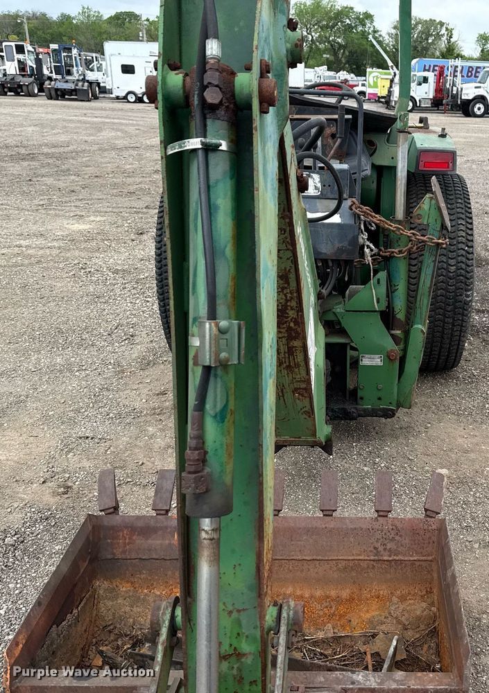 image for item EG5782 John Deere 870 tractor