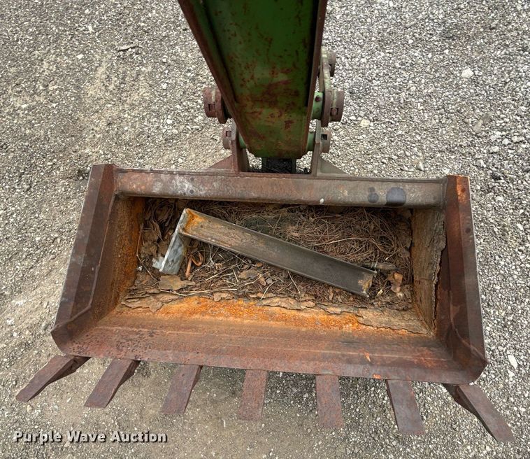 image for item EG5782 John Deere 870 tractor