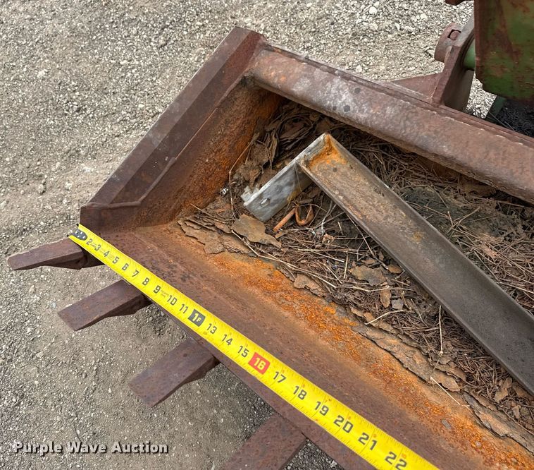 image for item EG5782 John Deere 870 tractor