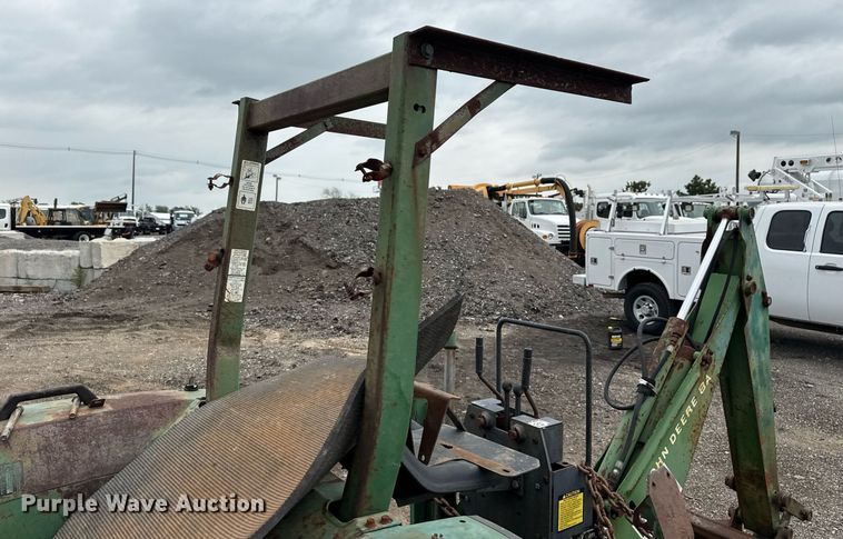 image for item EG5782 John Deere 870 tractor