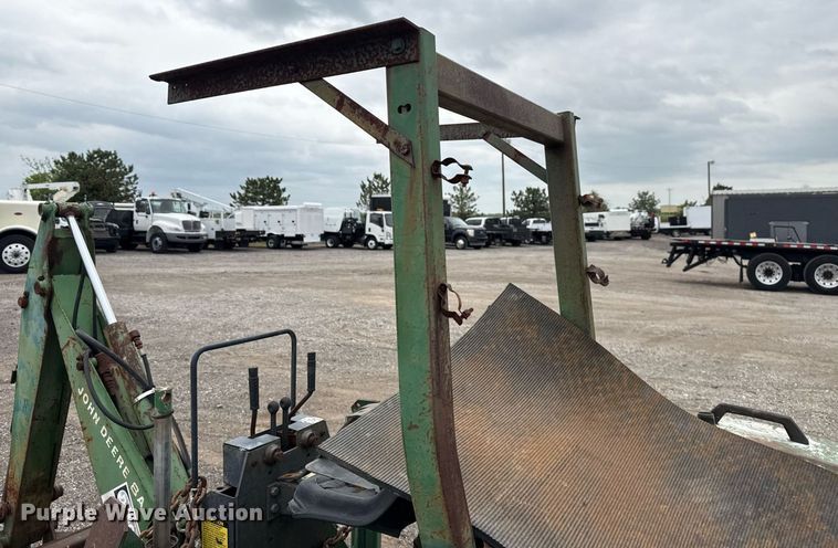 image for item EG5782 John Deere 870 tractor