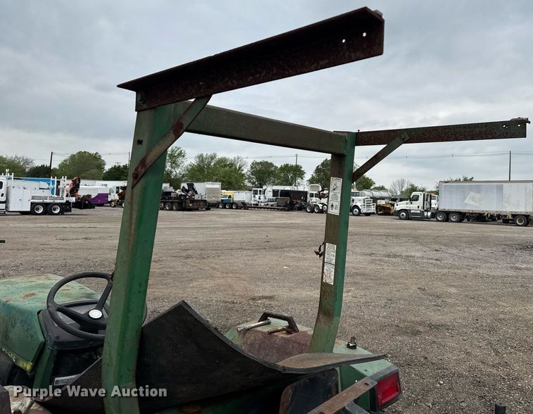 image for item EG5782 John Deere 870 tractor