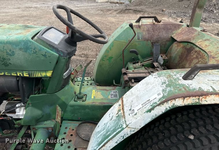 image for item EG5782 John Deere 870 tractor