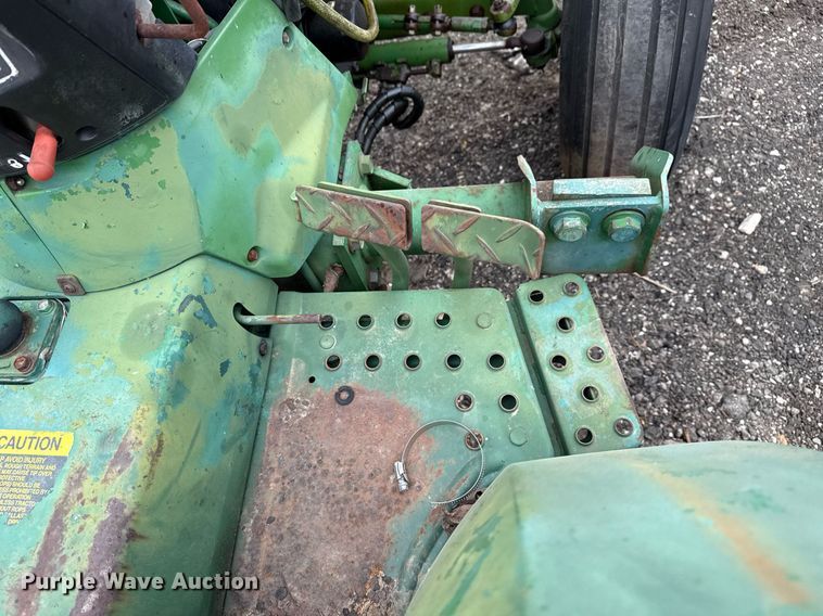 image for item EG5782 John Deere 870 tractor