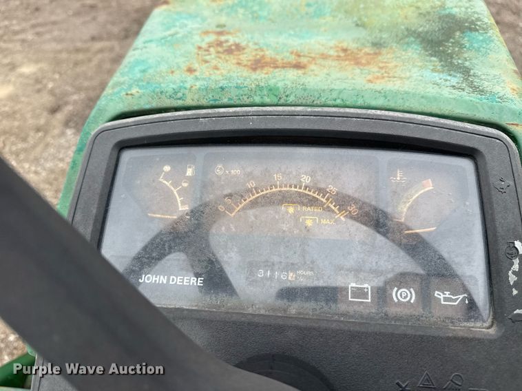 image for item EG5782 John Deere 870 tractor