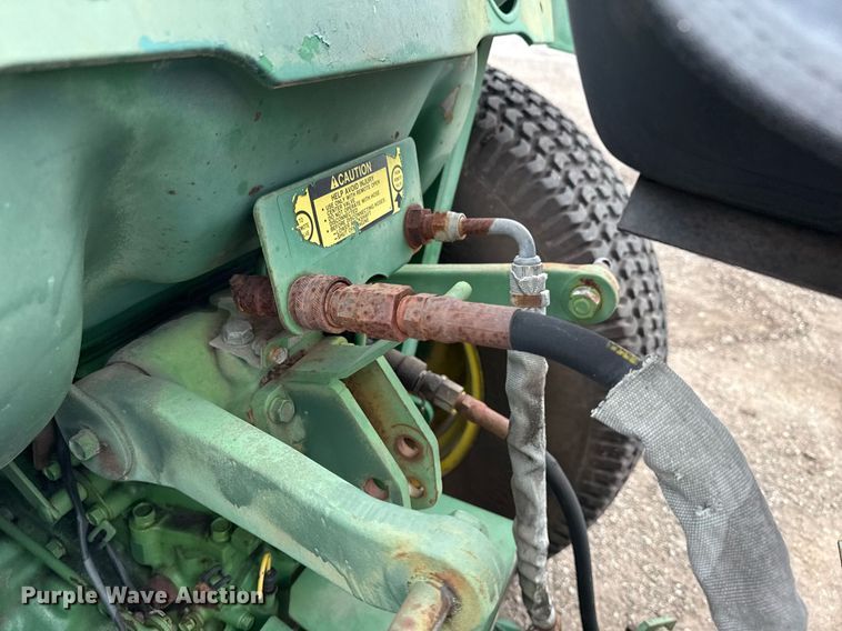 image for item EG5782 John Deere 870 tractor