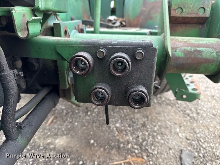 image for item EG5782 John Deere 870 tractor