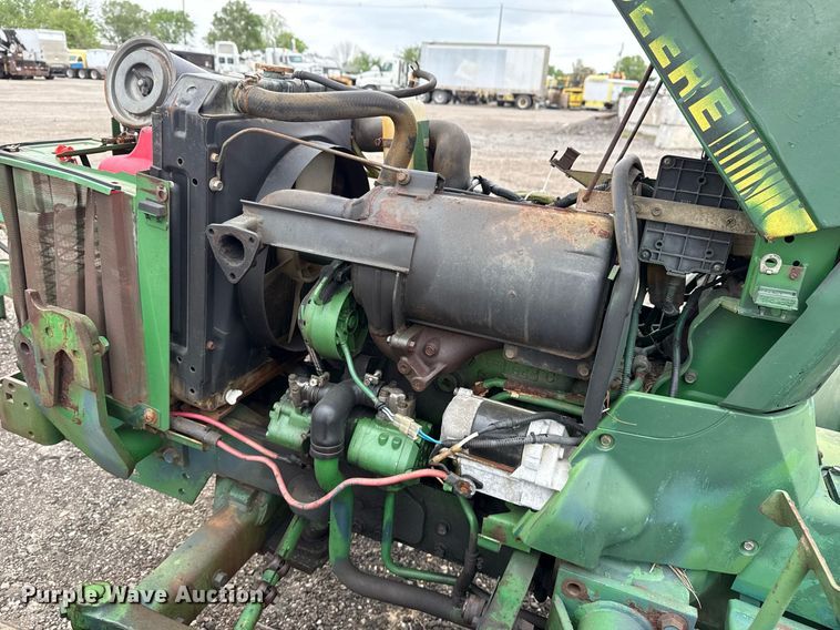 image for item EG5782 John Deere 870 tractor