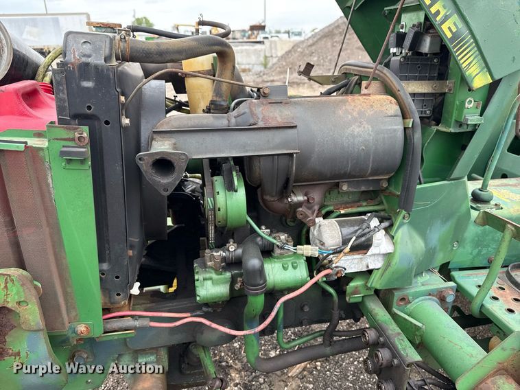 image for item EG5782 John Deere 870 tractor