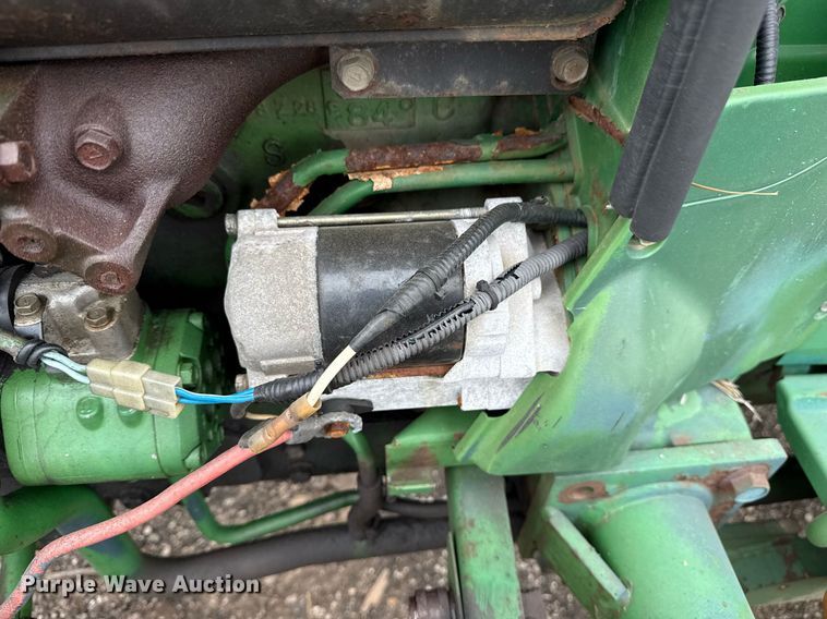 image for item EG5782 John Deere 870 tractor