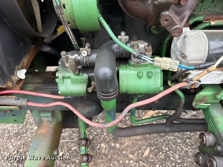 image for item EG5782 John Deere 870 tractor