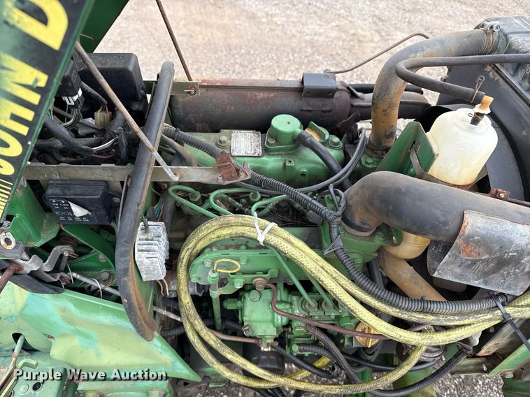 image for item EG5782 John Deere 870 tractor