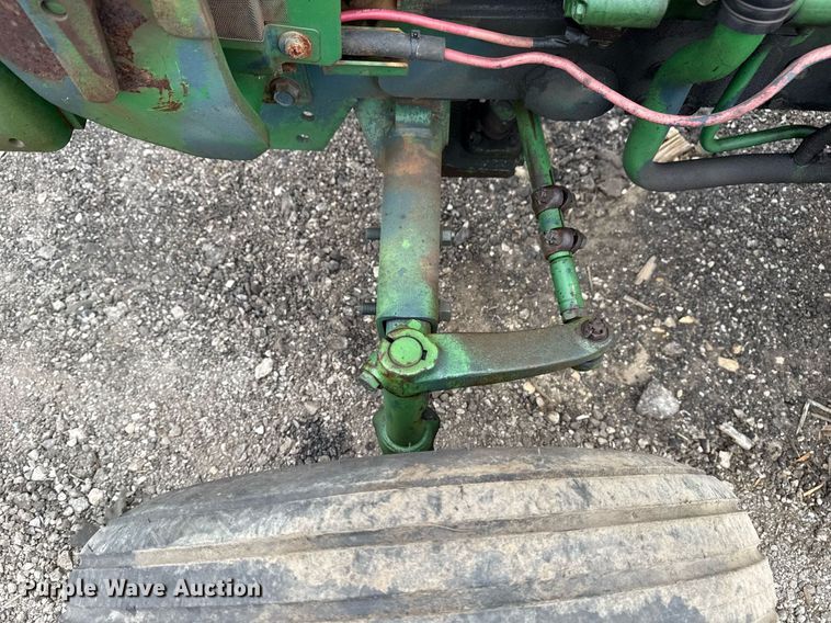 image for item EG5782 John Deere 870 tractor