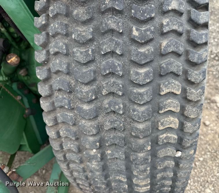 image for item EG5782 John Deere 870 tractor