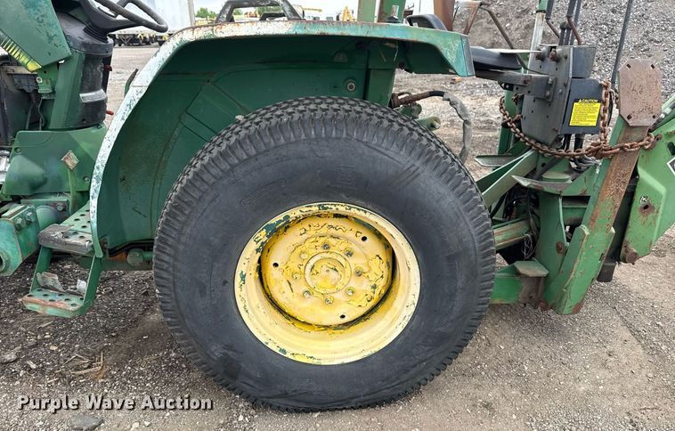 image for item EG5782 John Deere 870 tractor