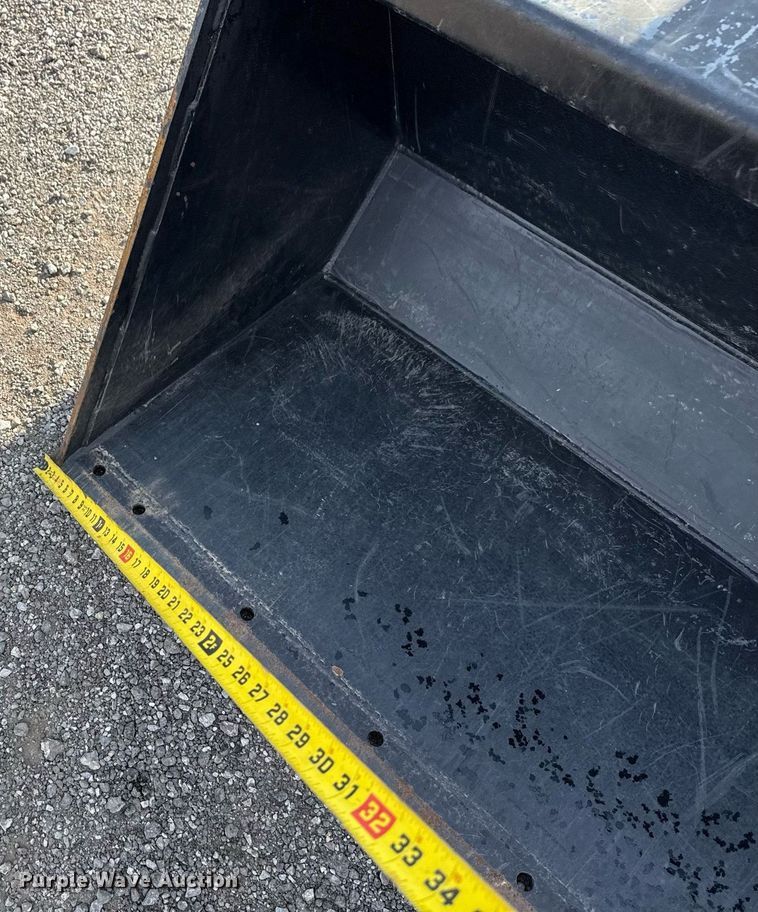 image for item EG5808 2021 Mahindra 6075 PST MFWD tractor